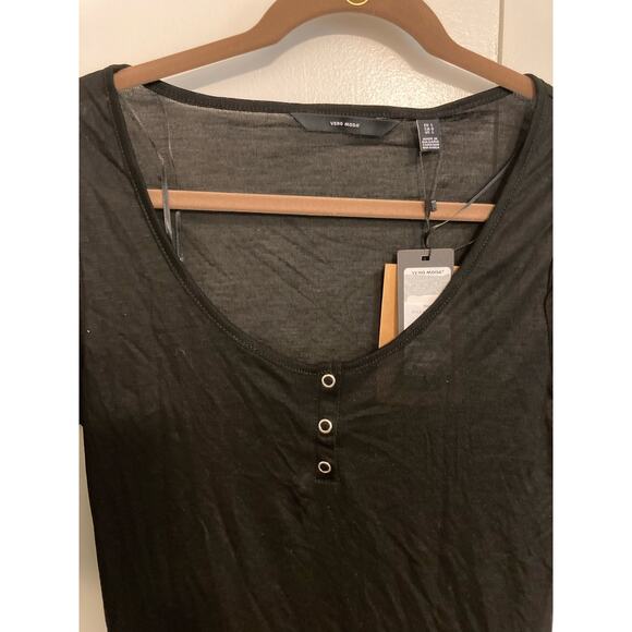 Vero Moda Women's Scoop Neck Top Large Black NWT Silver Snaps Semi Sheer - Picture 3 of 7